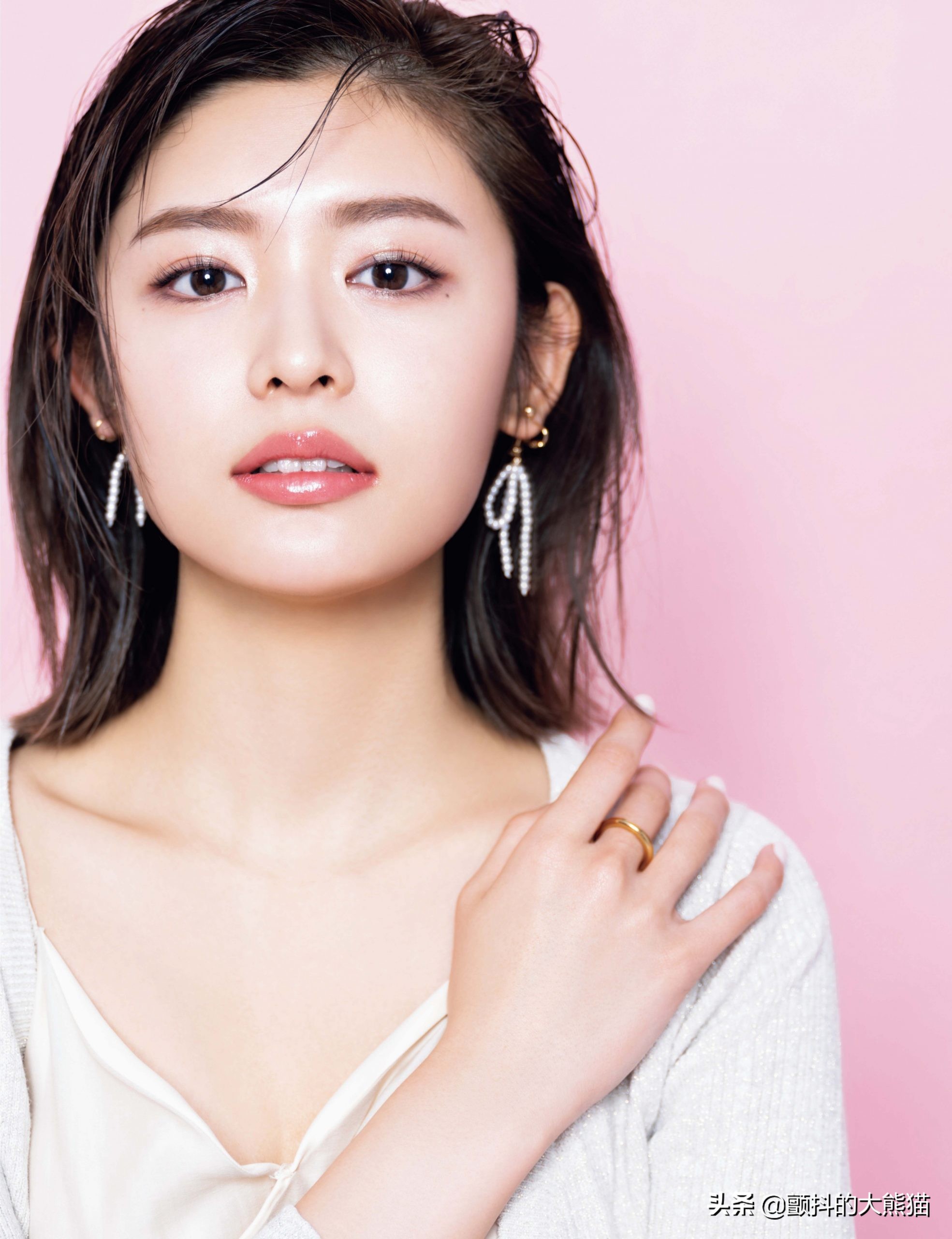 红润血色光泽肌肤动心女人味教你液体粉底打造完美脸部效果