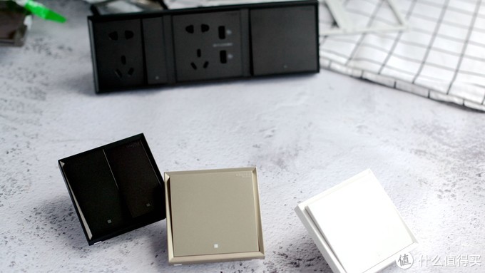 施耐德小夜灯智能感应灯插座,施耐德绎尚带夜灯