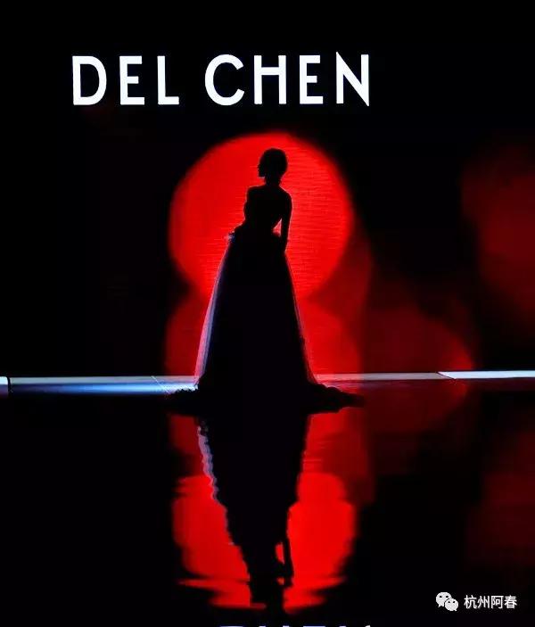 超百图再现2018年服装圈内那三十道靓丽风景……