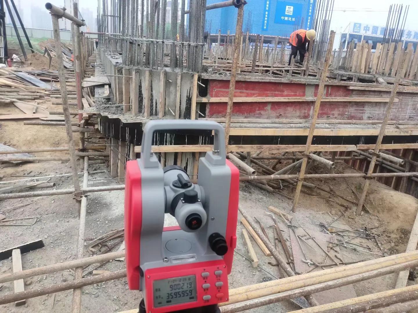 电子经纬仪怎么从放线孔垂直投点,电子经纬仪放线使用方法