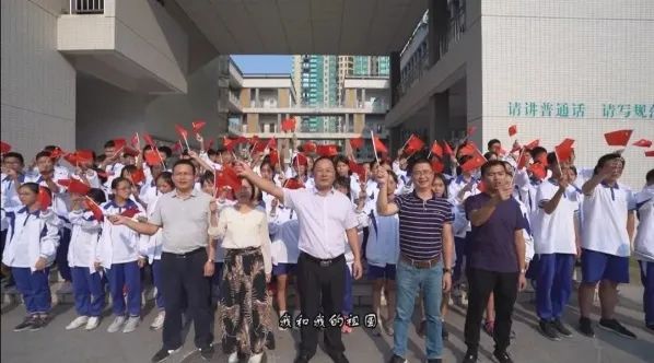 笔韵墨香放异彩，丰富舞台漫云中——广州市白云中学欢迎您