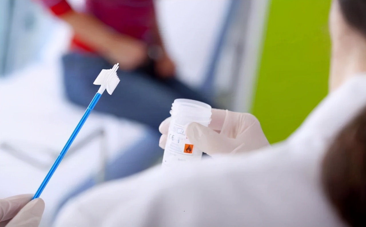 宫颈癌腿上皮肤有4个征兆,宫颈癌会引起皮肤瘙痒起红疙瘩吗