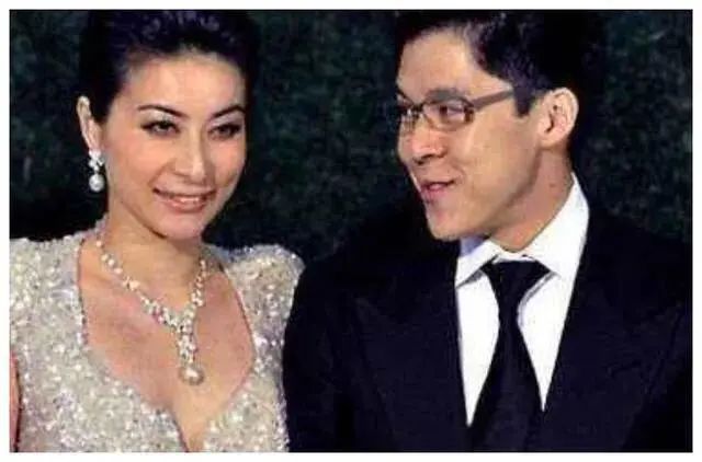 从超模Ming到何太奚氏,赌王悼念文上甚至没有姓名,奚梦瑶输了?