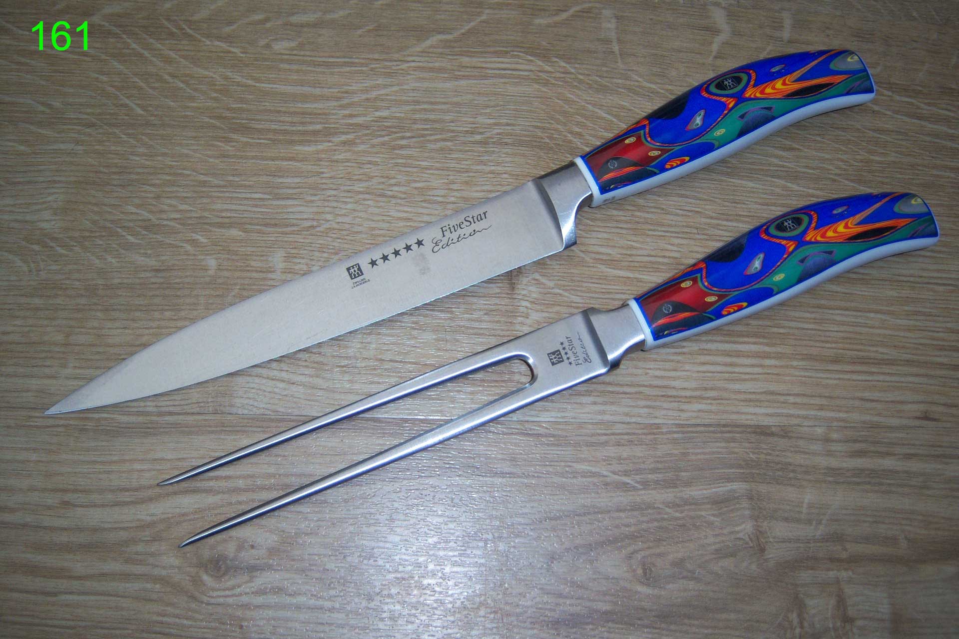 厨房餐桌上的世纪回眸：个人收藏双立人古物目录Season17