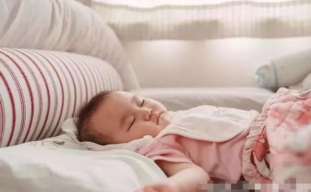 六个月婴儿脊椎变形视频,4个半月婴儿的脊椎