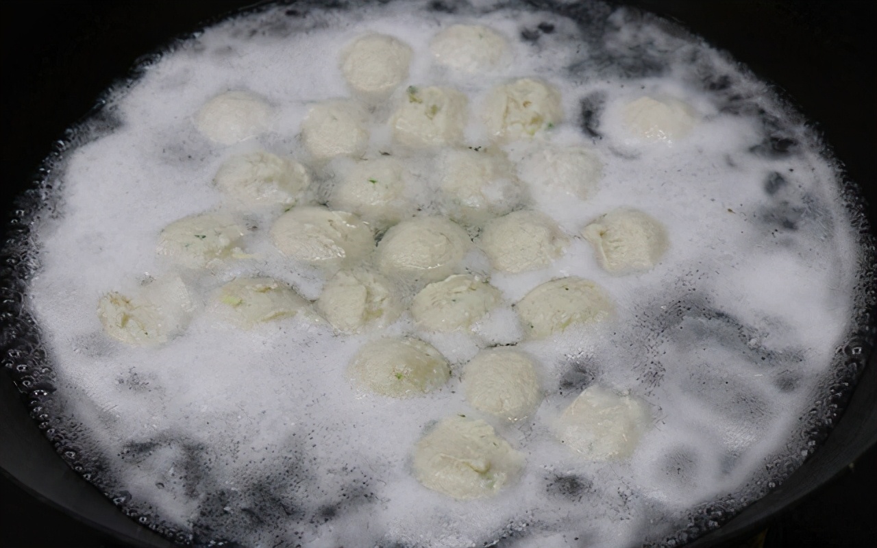 鸡肉丸子汤减脂吃多了,丸子汤晚餐