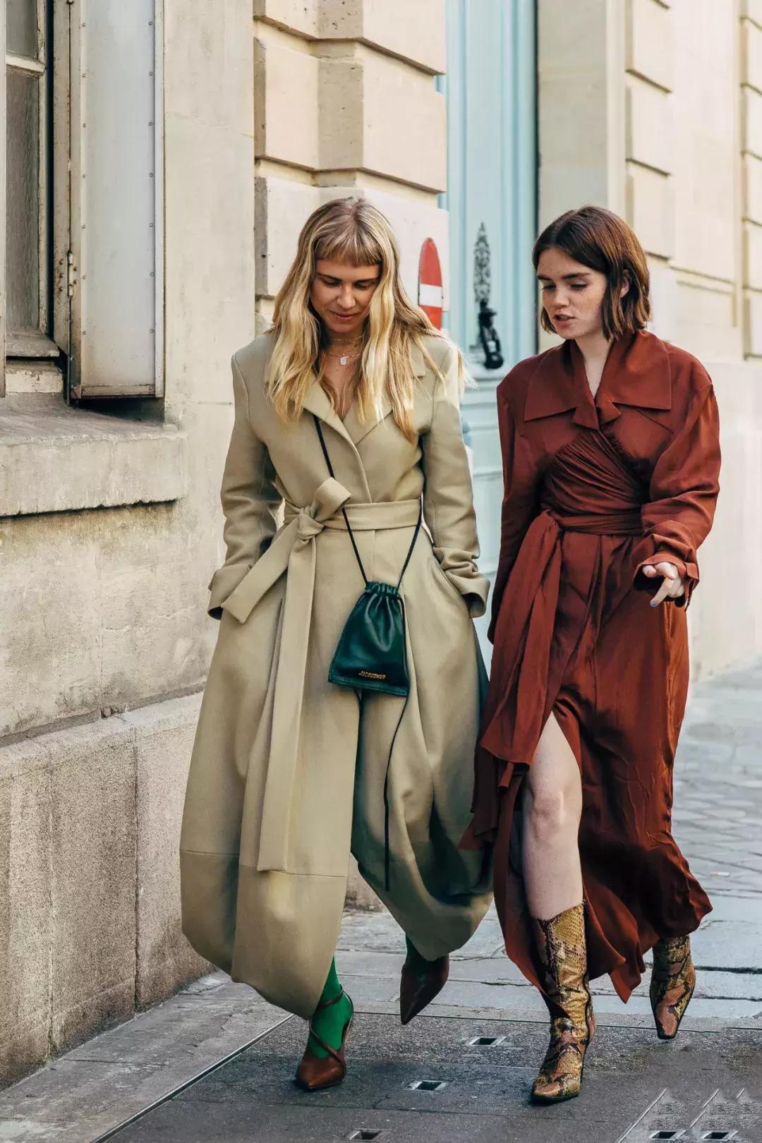 别再露脚踝了今年露袜才是王道,今年流行的露袜穿搭你知道吗