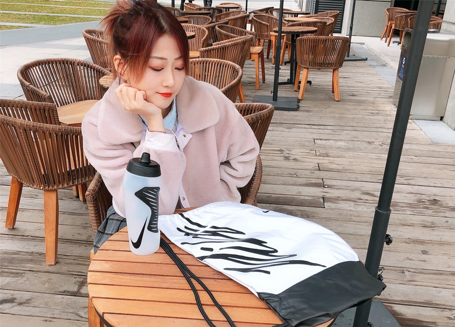 nike运动包格子老款,nike新款抽绳包