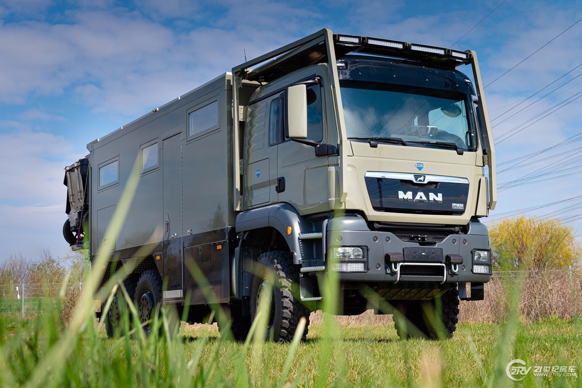 最贵的全进口4x4越野房车6米,售价650000的越野房车
