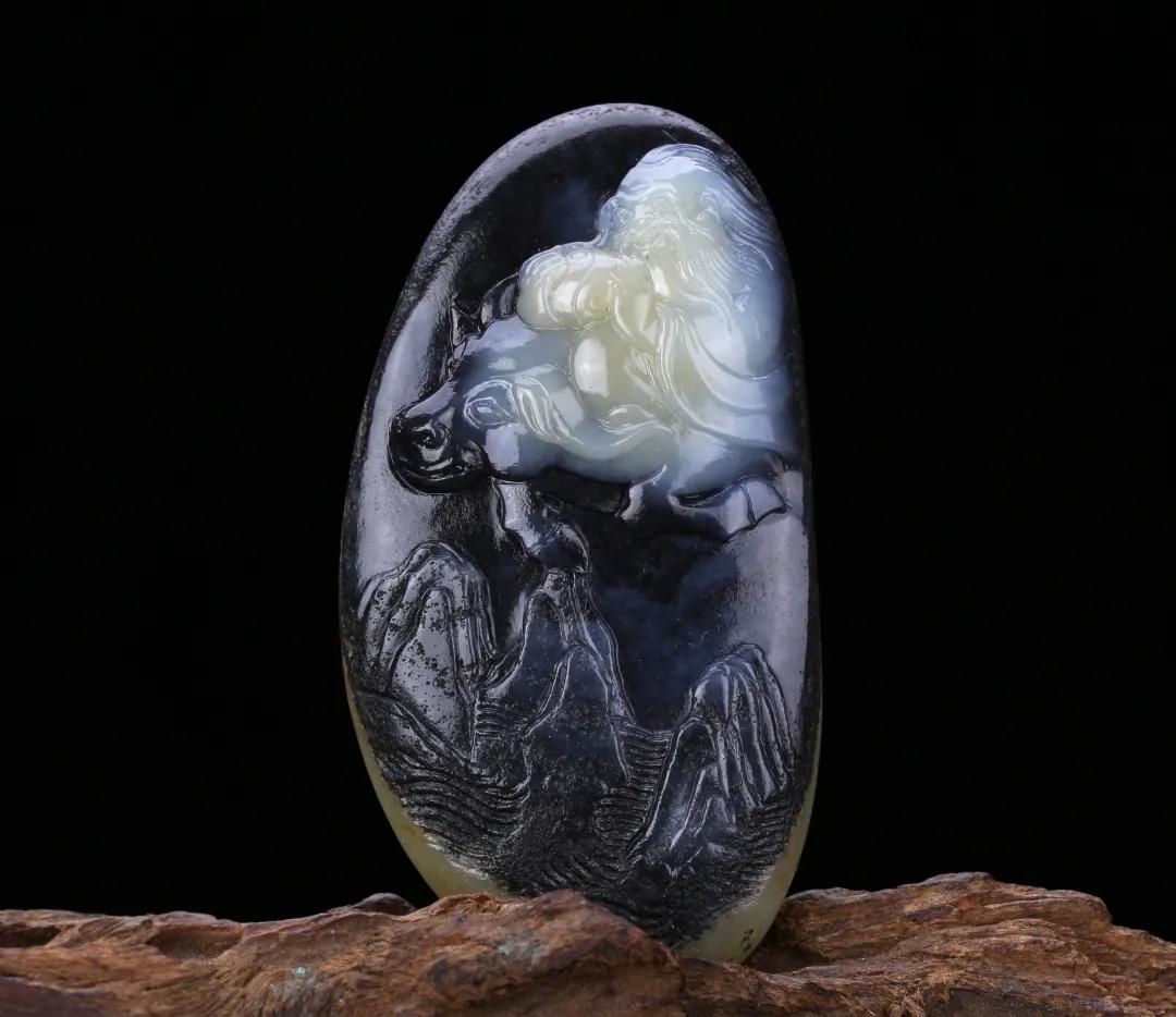 一块墨玉原石多少钱,这块翡翠原石值多少