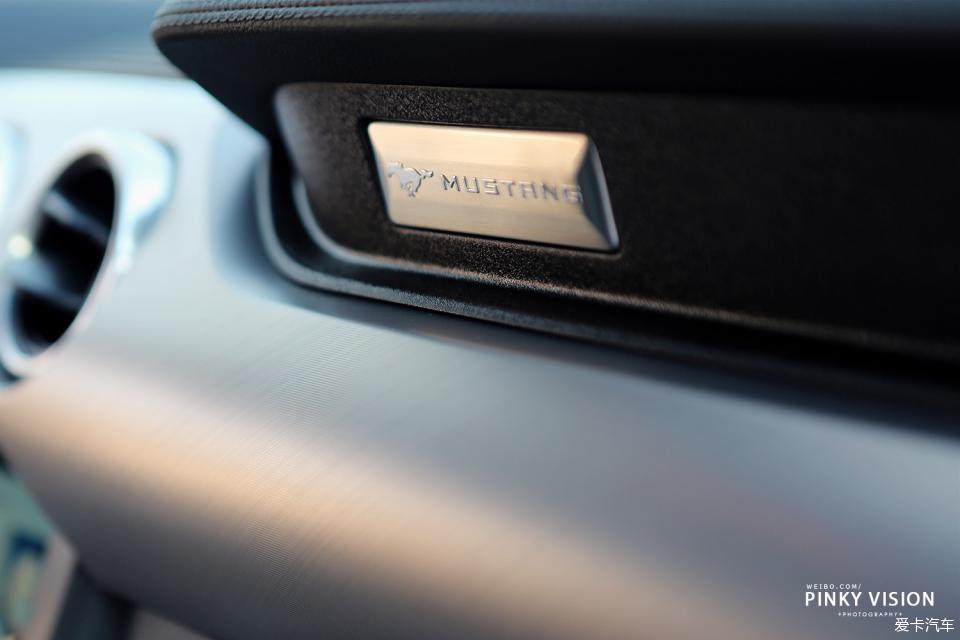 野马mustang宝石红,mustang提车真实评价