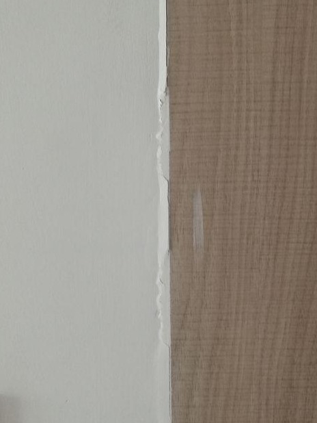 墙面涂料裂缝为什么修补后起皮,墙面漆与柜子漆开裂怎么处理