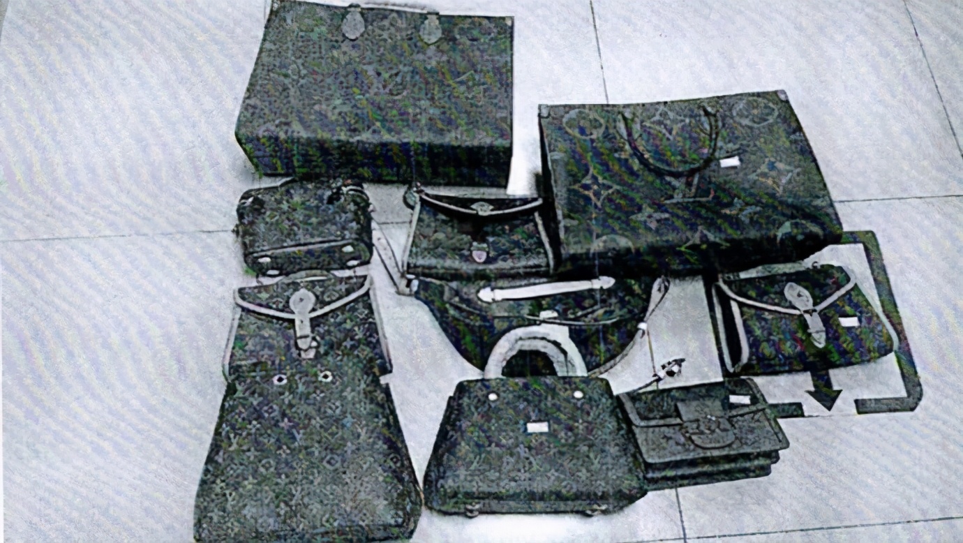 男子花28元买到假烟,男子花9000多买到假表