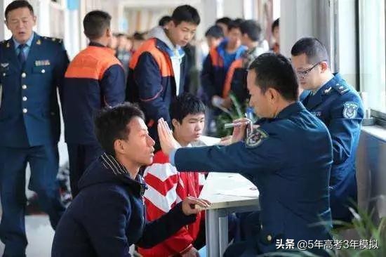 高二学生有几种考大学的途径,高三学生的几条升学途径