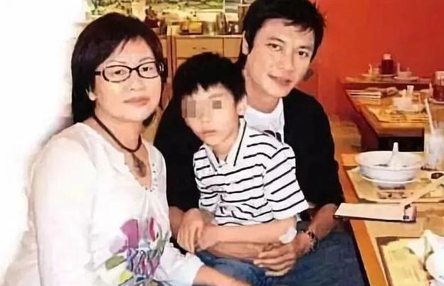 罗嘉良抛弃豪门养女,罗嘉良叶荣添生意失败卖盒饭