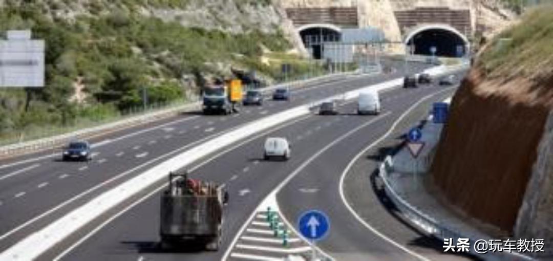 2012款起亚k5配置如何,16万起亚kx5