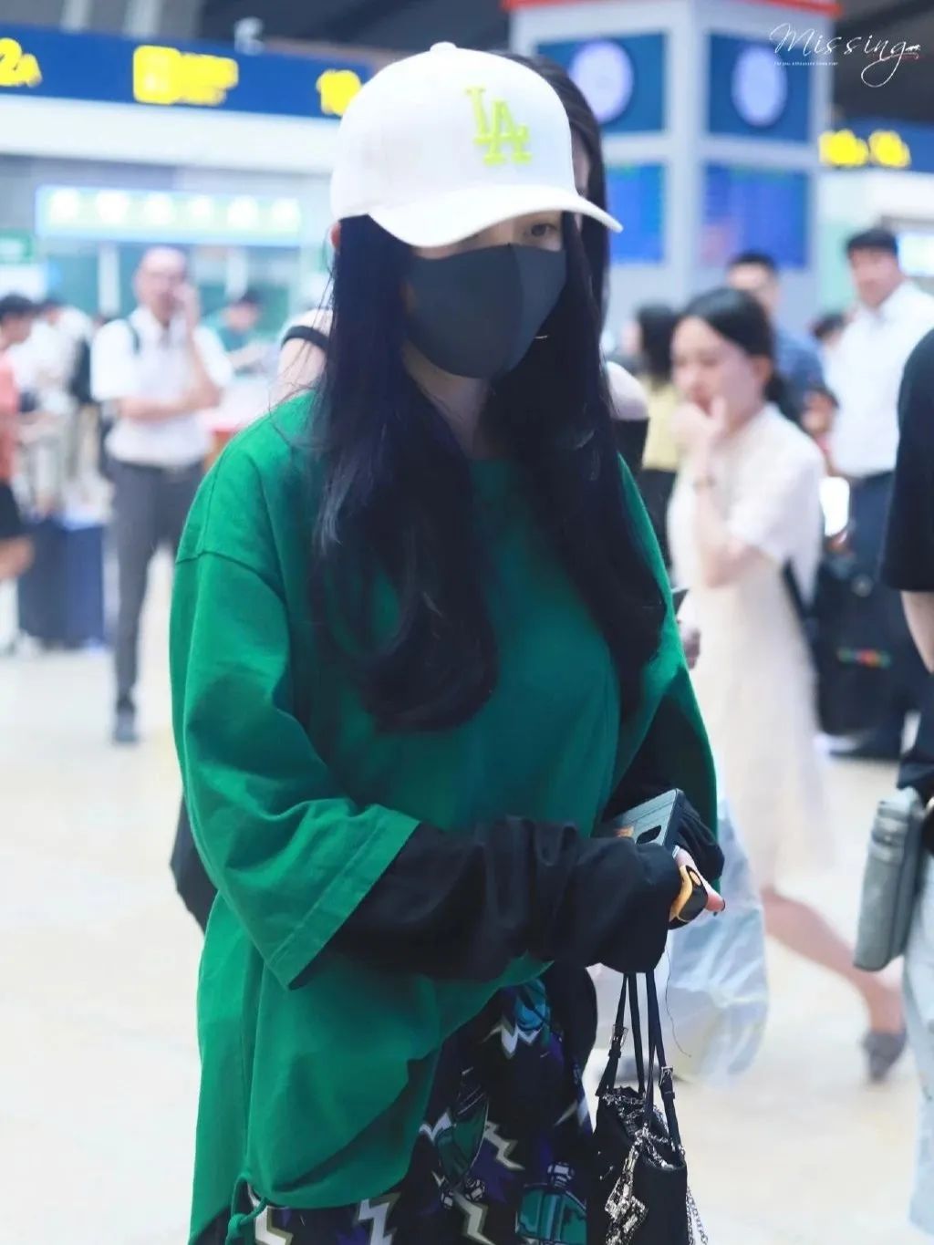 杨幂一万块钱毛衣,杨幂什么单品都能穿好