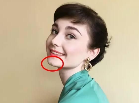 脸上有三条线的女生,女人脸上有美人线