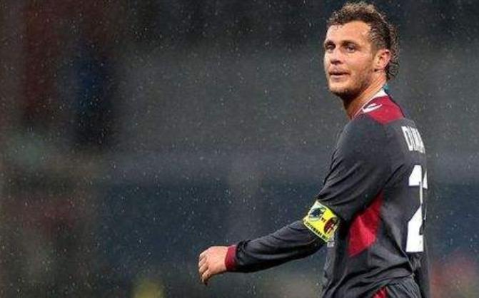 哪位足球球星纹了小猪佩奇,小猪佩奇满背纹身图