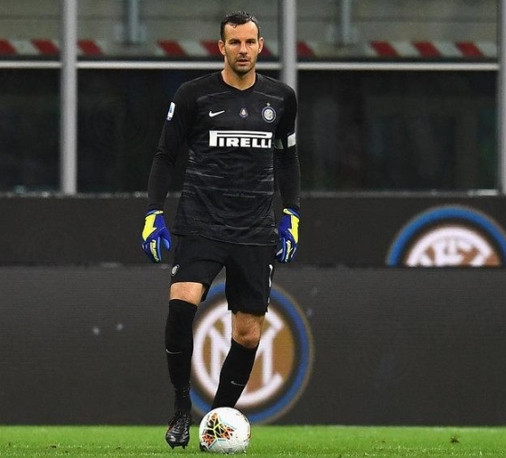 世界足坛十大门将排名,现役足坛门将最高身价