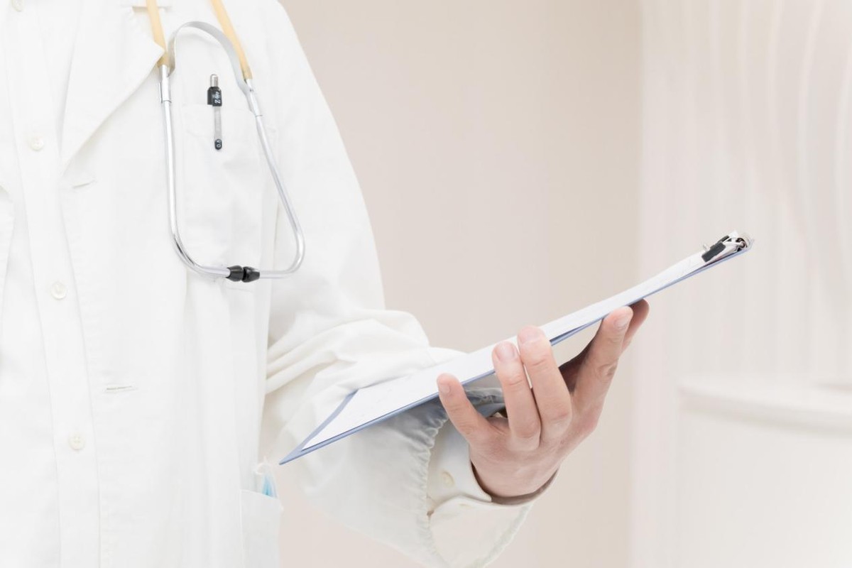 白头发长期吃什么头发可以变黑,头顶白发吃什么可以改善白头发