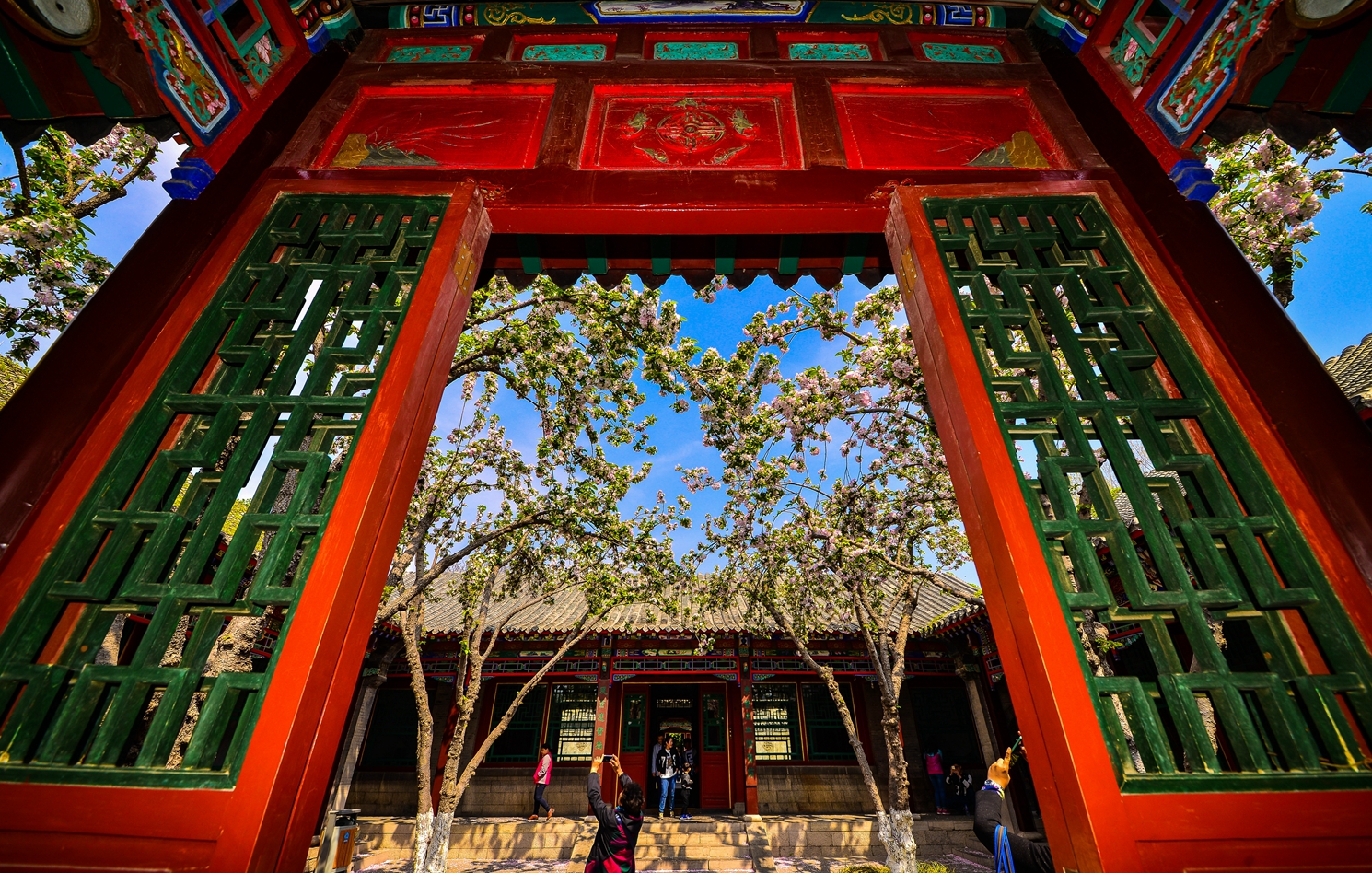 趵突泉诗赵孟頫创作背景,赵孟頫的趵突泉诗