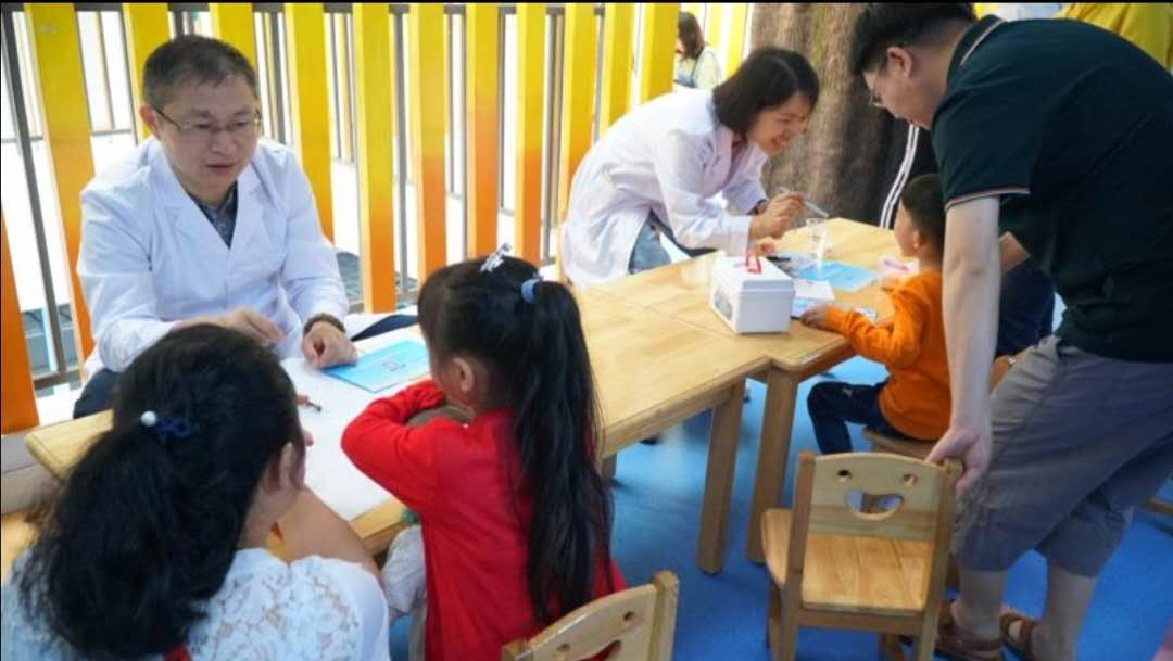 深夜，线上义诊“回来”，分享穿越治病的神奇