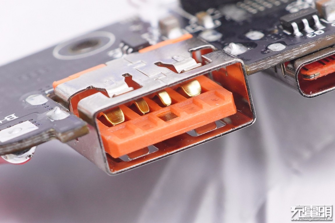 台电能量怪兽57000毫安充电宝拆解,台电20000毫安充电宝拆解
