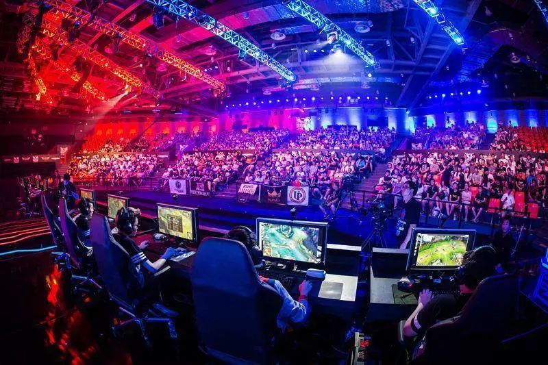 为什么曾经的“网瘾少年”成为了受人追捧的世界冠军？