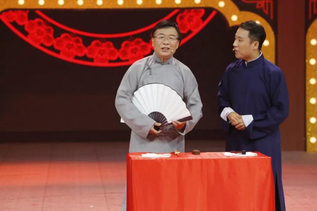 62岁央视名嘴当实习生，韩乔生称要进军二次元，口误语录曾出书