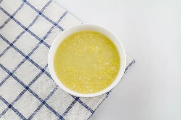 会生活的人，家里都会有这样一个多功能的豆浆果汁搅拌机