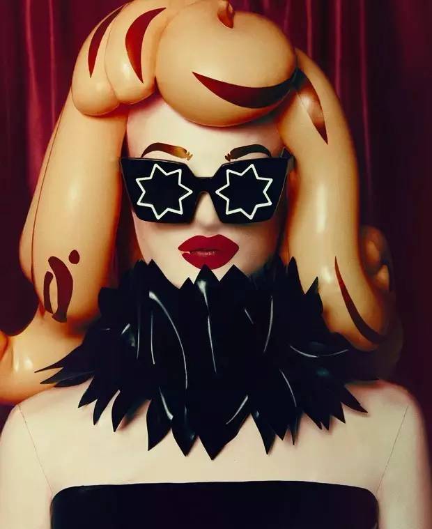 劳模丨这位*气娃充**娃凭借自身努力坐遍了时装周头排！