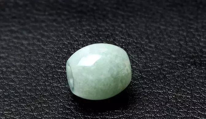 本命年红绳可以左右手都戴吗,本命年红绳戴哪只手女生