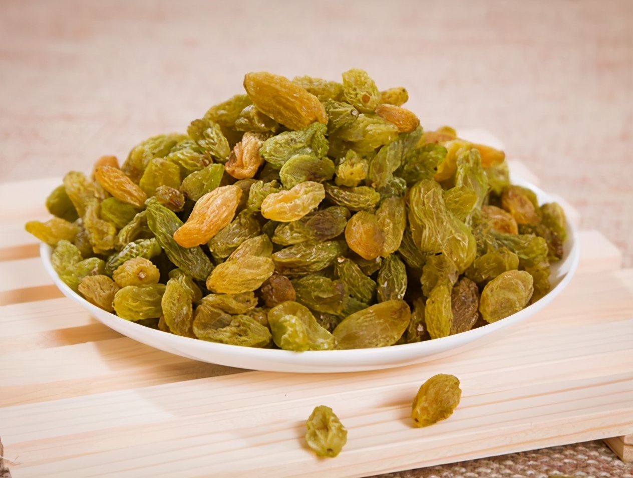 吃葡萄脏了衣服怎么洗才干净,吃葡萄用什么清洗最好