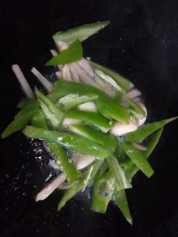 如何炒肉不柴不糊锅,炒肉不加水的技巧