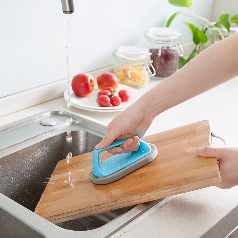 厨房的竹锅刷怎么清洗,做饭用的锅脏了该怎么刷呢