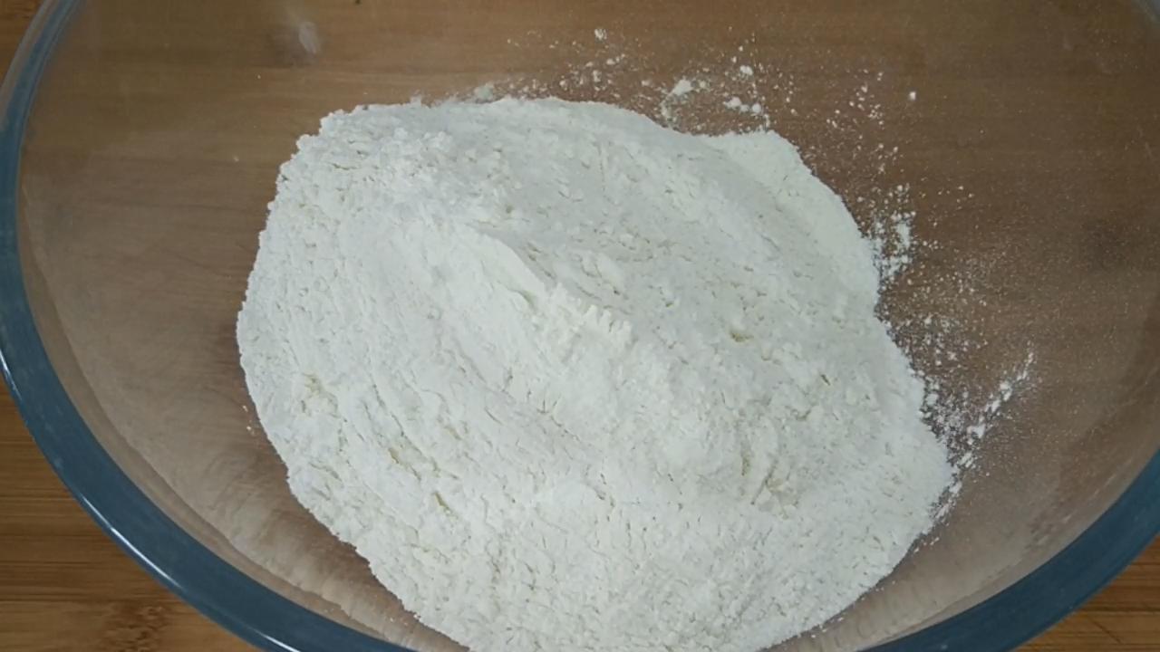 面粉里加鸡蛋怎么做饼,鸡蛋面粉饼怎么做松软好吃