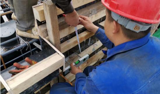 新型悬挑脚手架孔洞不漏水,新型悬挑脚手架如何预埋