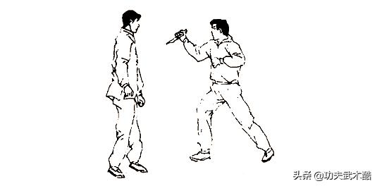 空手夺刀制服歹徒视频,空手夺匕首用既猛且狠制服歹徒