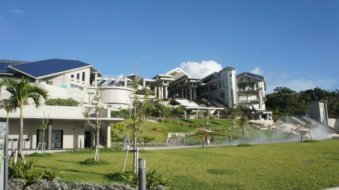 出走冲绳|有一种海水的蓝，叫做果冻蓝