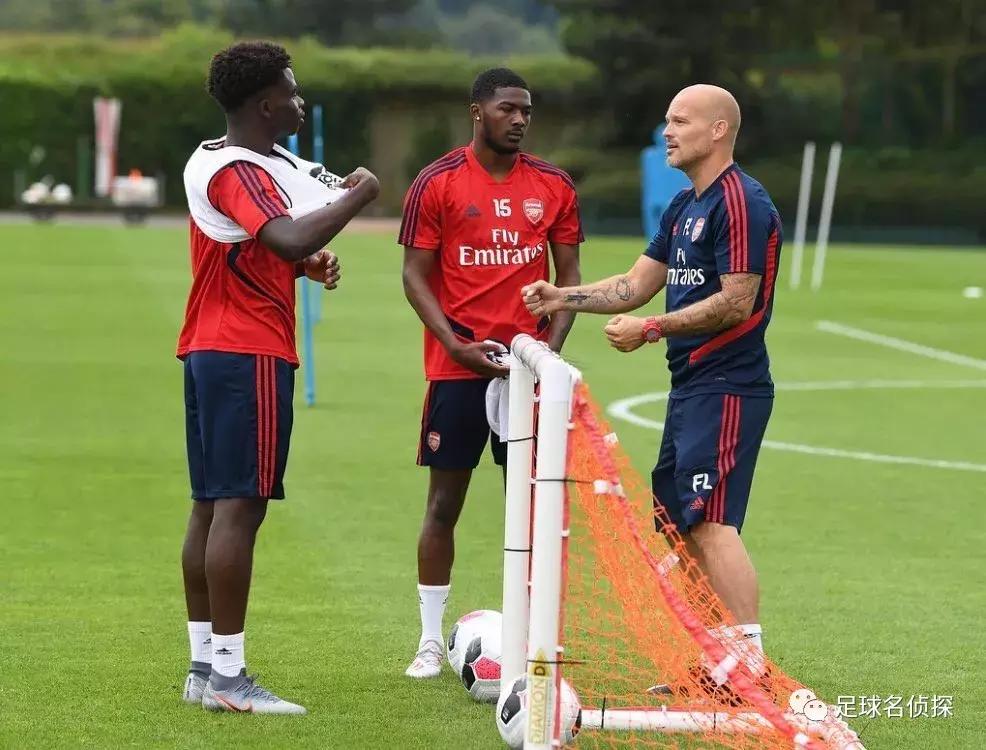 英媒阿森纳考虑租借本泽马,皇马争购阿森纳