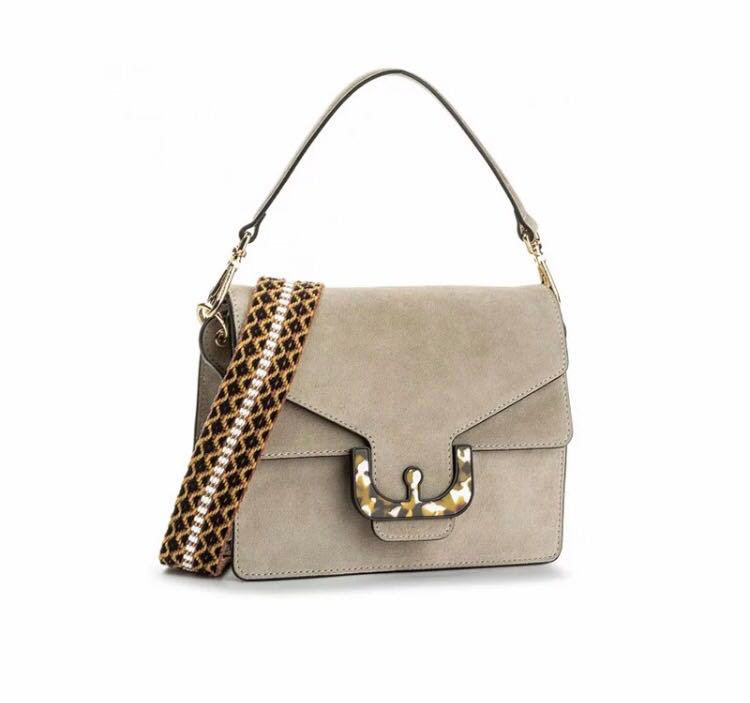 2000元以内的包包品牌,2000左右性价比高的包包