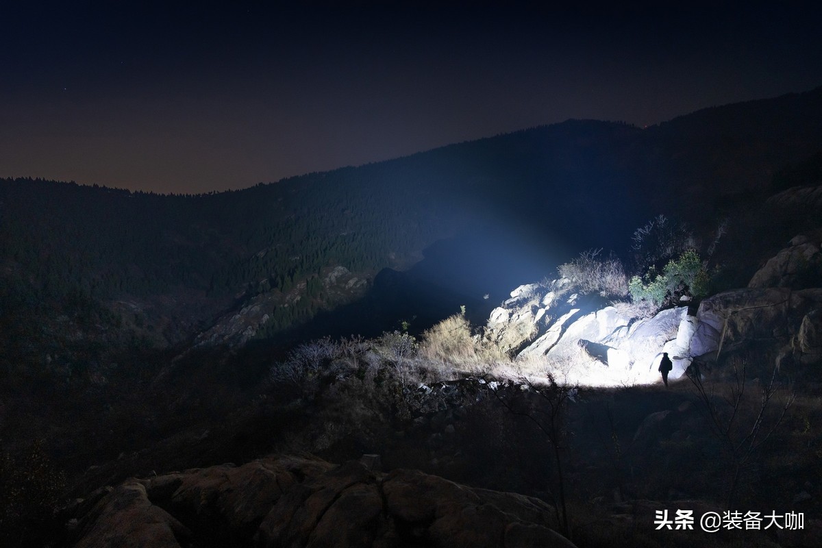 三眼小钢炮手电筒亮吗,三眼小钢炮强光