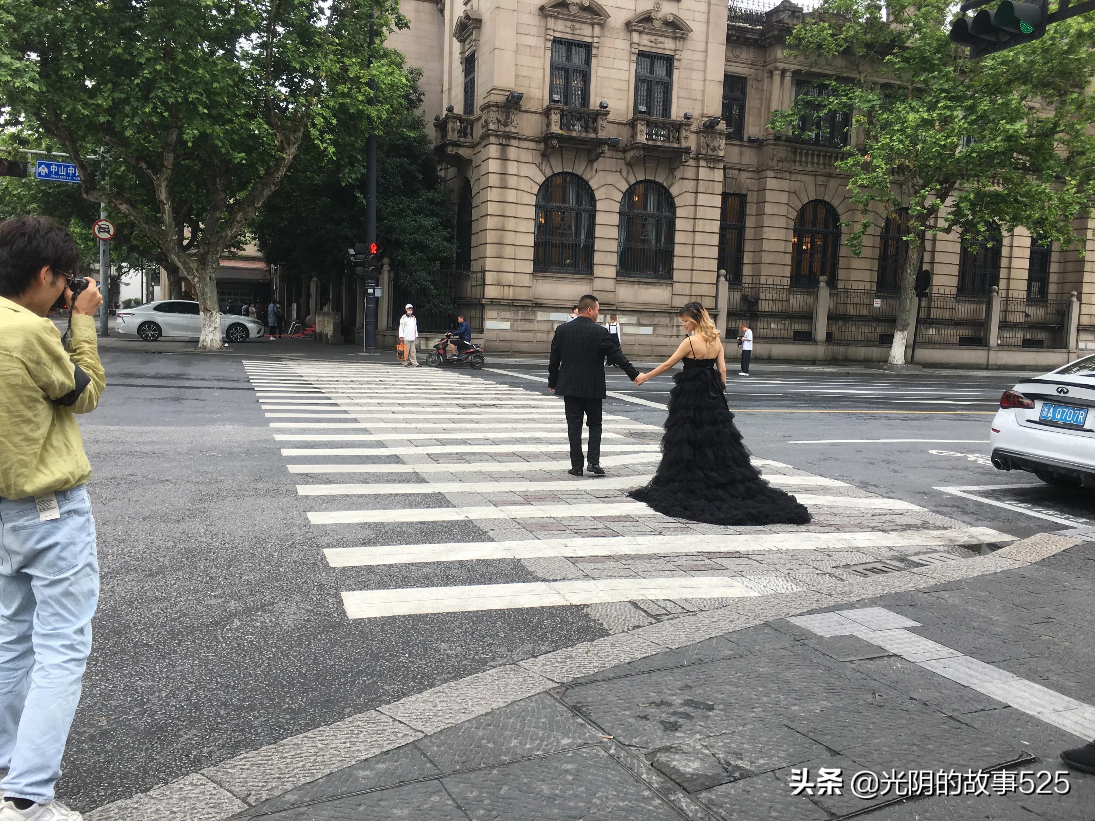 婚纱照有穿黑色婚纱的吗,拍婚纱照穿黑婚纱代表什么