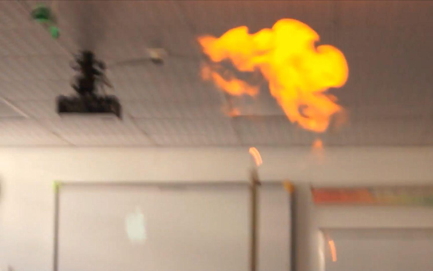 日本九州岸外发现不明气球,挂在日本上空的可怕气球