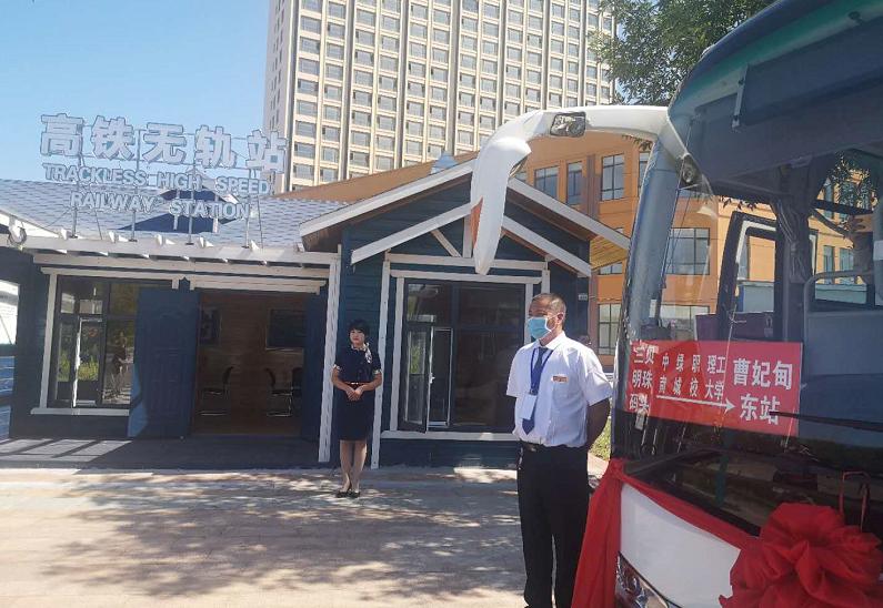 22日旅游热点回顾:一家三口旅游住酒店,但是好多酒店没有三人间,如果三口人开一个标间住,酒店允许吗?