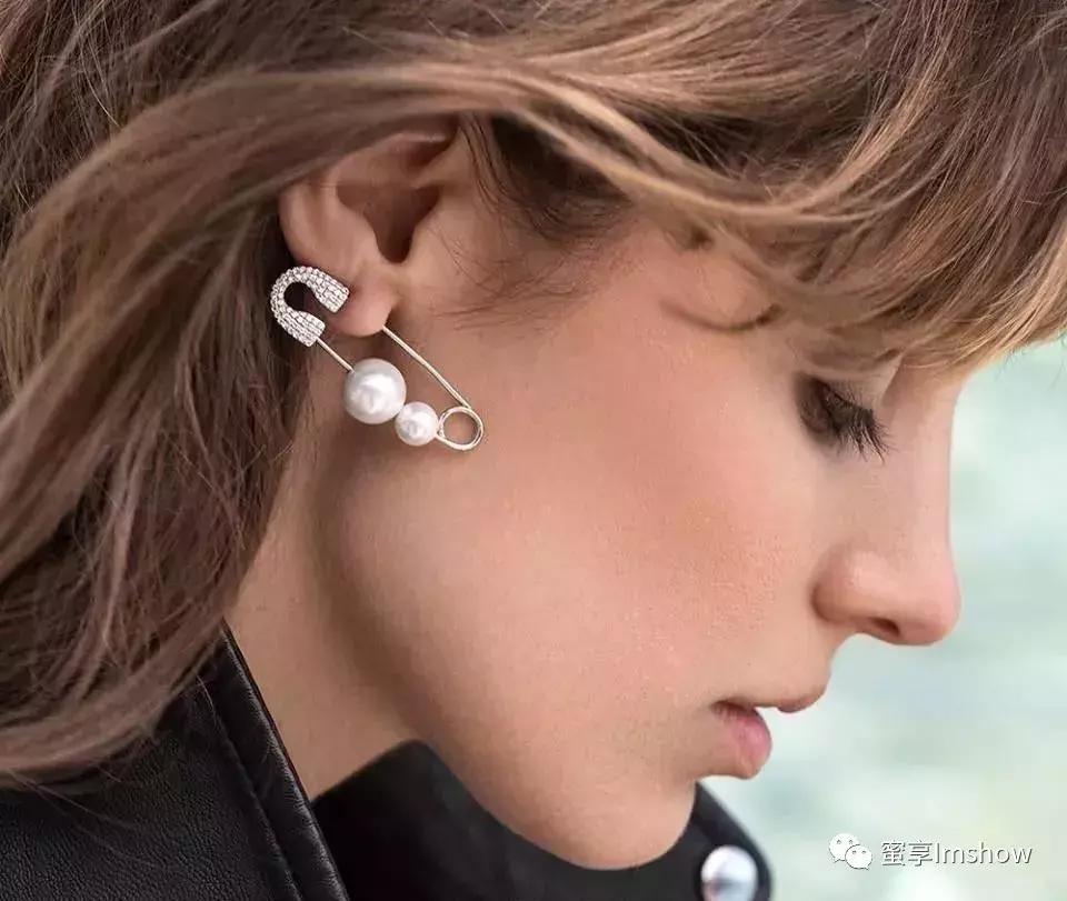 今年流行的饰品都有哪些款式,饰品有哪些风格可以介绍