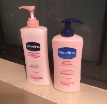 凡士林身体乳蓝盖和粉盖的区别,凡士林美白身体乳蓝盖和粉盖区别