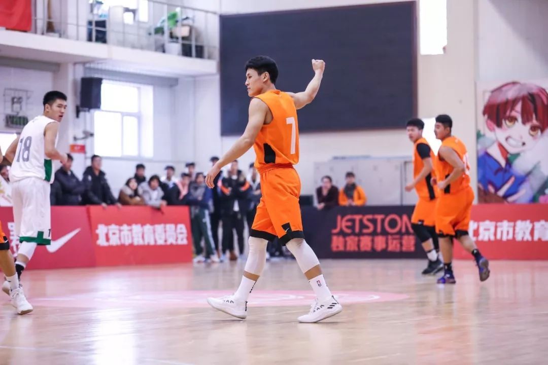 新·十六强齐亮相高中赛场见*力暴**隔扣丨18-19耐克高中联赛