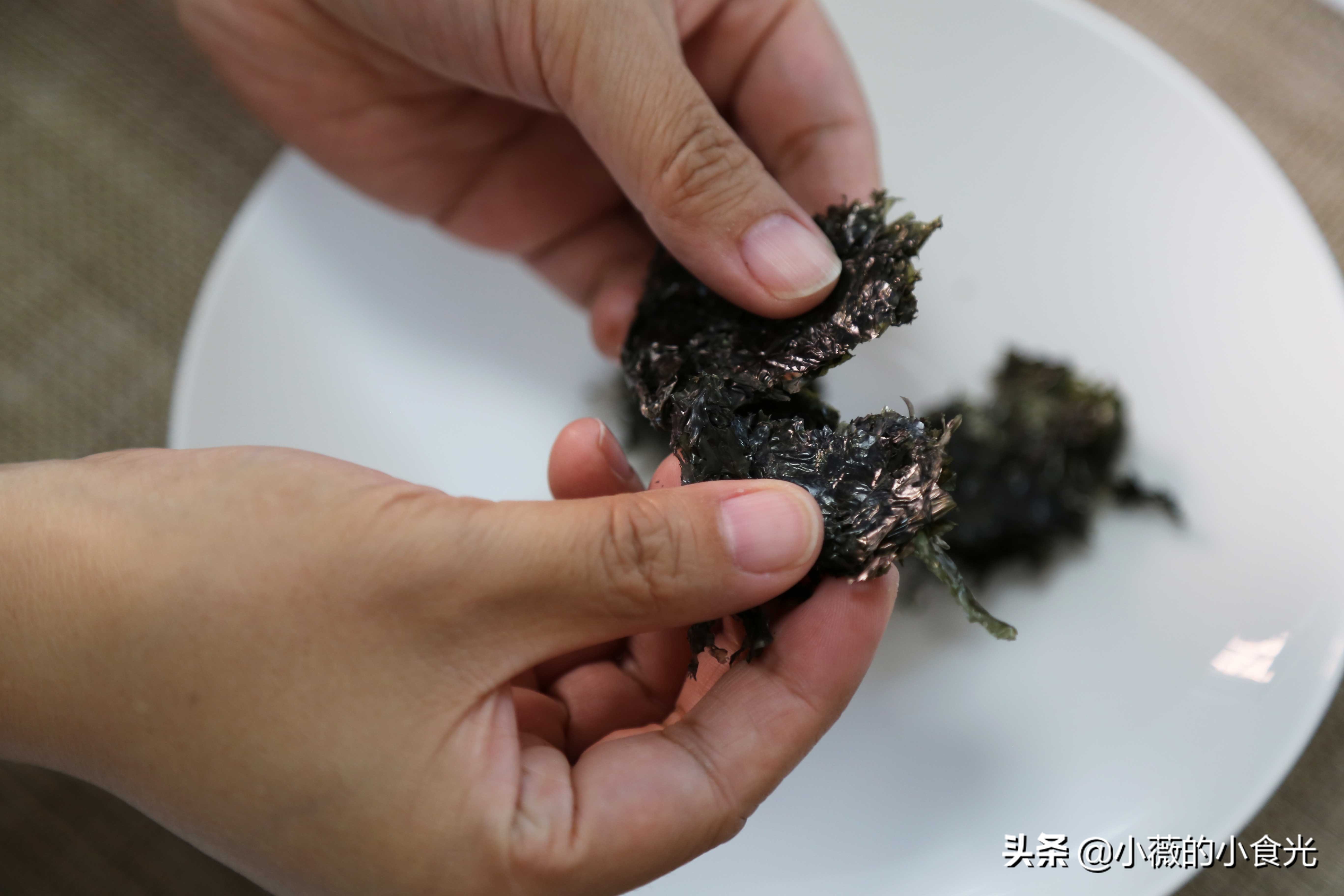 挑战用紫菜做酥脆美味、入口即化的海苔,在家几块钱5分钟就搞定